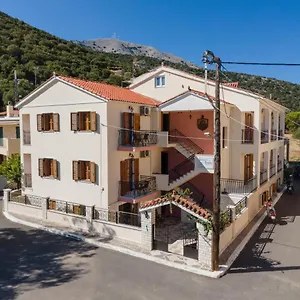 Apartahotel Alexatos Studios&apartments, Agia Efimia